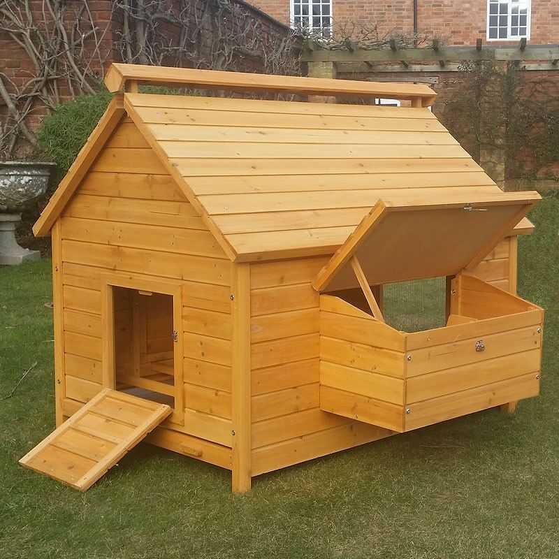 Large Chicken Coop – 9-12 Birds - Natural Wood - Return Unused